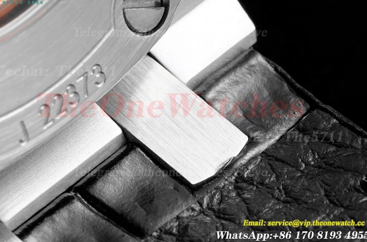 Num LE Royal Grey Oak Offshore RSF SS Mod A3126 42mm 0424